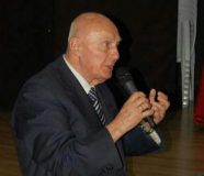 İzmir’de Karşıyaka Belediyesi eski Başkanı Kemal Baysak koronavirüs nedeniyle 88 yaşında hayata gözlerini yumdu.